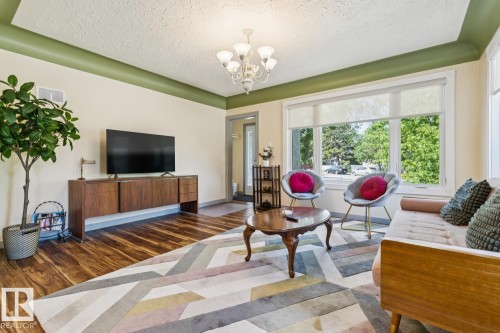 11625 83 Street Nw, Edmonton, AB - Indoor Photo Showing Living Room
