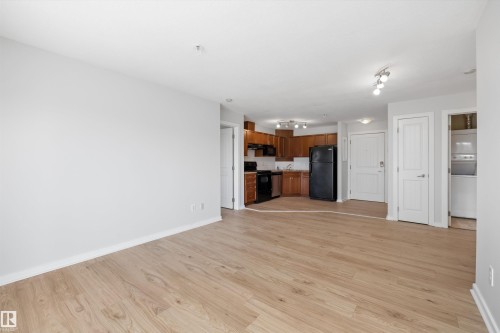 #221 240 Spruce Ridge Rd, Spruce Grove, AB - Indoor