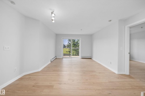 #221 240 Spruce Ridge Rd, Spruce Grove, AB - Indoor Photo Showing Other Room