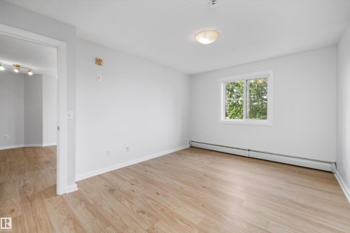 #221 240 Spruce Ridge Rd, Spruce Grove, AB - Indoor Photo Showing Other Room