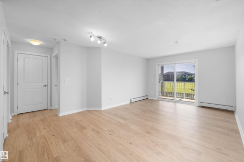 #221 240 Spruce Ridge Rd, Spruce Grove, AB - Indoor