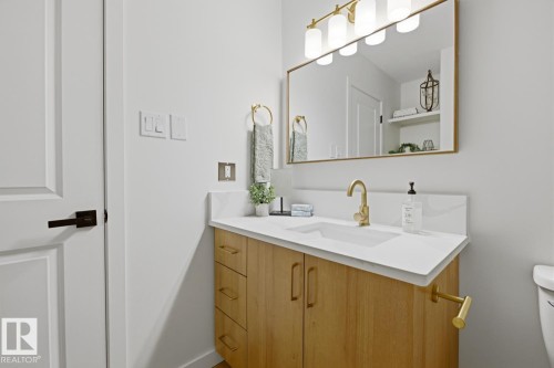7D Callingwood Court Nw, Edmonton, AB - Indoor Photo Showing Bathroom