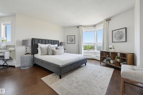 #1003 12319 Jasper Av Nw, Edmonton, AB - Indoor Photo Showing Bedroom