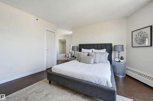 #1003 12319 Jasper Av Nw, Edmonton, AB - Indoor Photo Showing Bedroom