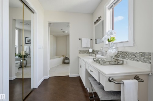 #1003 12319 Jasper Av Nw, Edmonton, AB - Indoor Photo Showing Bathroom