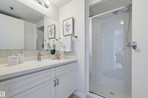 #1003 12319 Jasper Av Nw, Edmonton, AB - Indoor Photo Showing Bathroom