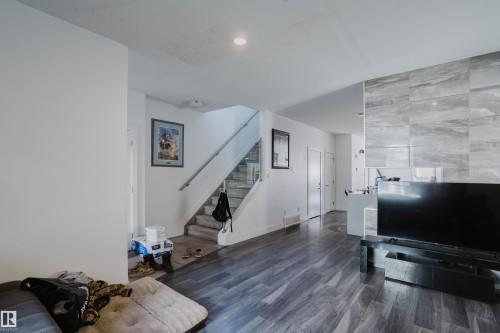 8722 150 Street Nw, Edmonton, AB - Indoor Photo Showing Other Room