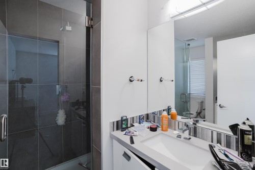 8722 150 Street Nw, Edmonton, AB - Indoor Photo Showing Bathroom
