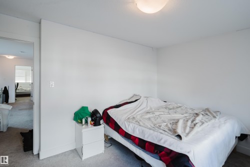 8722 150 Street Nw, Edmonton, AB - Indoor Photo Showing Bedroom
