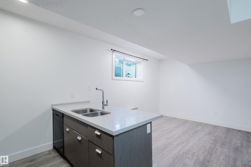 8722 150 Street Nw, Edmonton, AB - Indoor