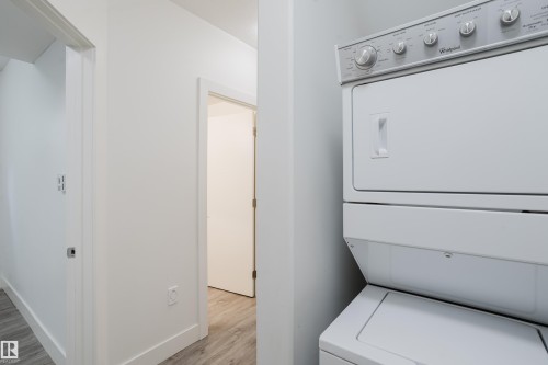 8722 150 Street Nw, Edmonton, AB - Indoor Photo Showing Laundry Room