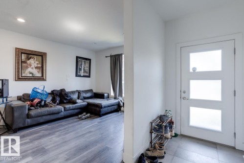 8722 150 Street Nw, Edmonton, AB - Indoor Photo Showing Living Room