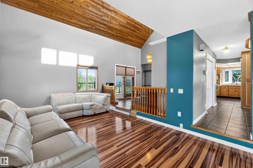 #35 53504 Rge Road 280, Rural Parkland County, AB - Indoor Photo Showing Living Room