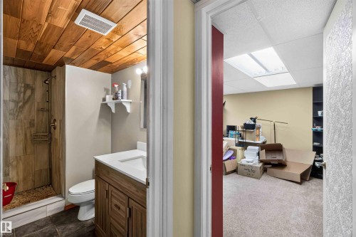 #35 53504 Rge Road 280, Rural Parkland County, AB - Indoor Photo Showing Bathroom
