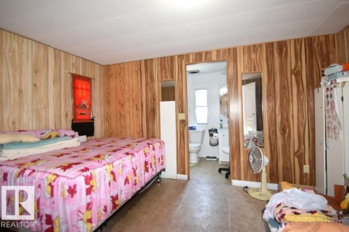 5222 3Rd Avenue, Boyle, AB - Indoor Photo Showing Bedroom