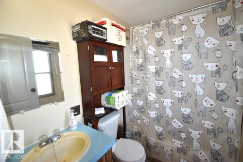 5222 3Rd Avenue, Boyle, AB - Indoor Photo Showing Bathroom