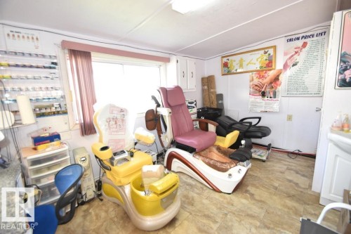 5222 3Rd Avenue, Boyle, AB - Indoor Photo Showing Other Room