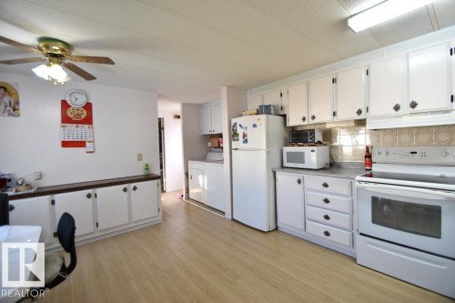 5222 3Rd Avenue, Boyle, AB - Indoor Photo Showing Kitchen