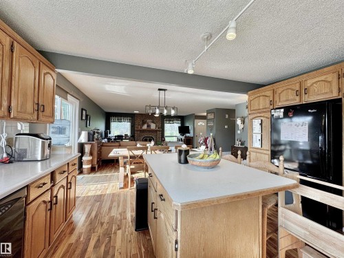 3115A Hghway 627, Rural Parkland County, AB - Indoor Photo Showing Kitchen