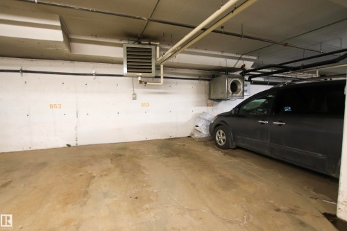 #7206 7327 South Terwillegar Dr Nw, Edmonton, AB - Indoor Photo Showing Garage