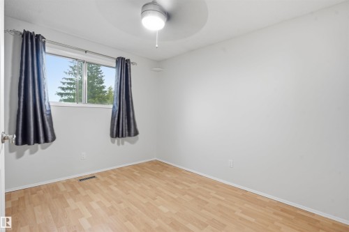 6903 151 Avenue Nw, Edmonton, AB - Indoor Photo Showing Other Room