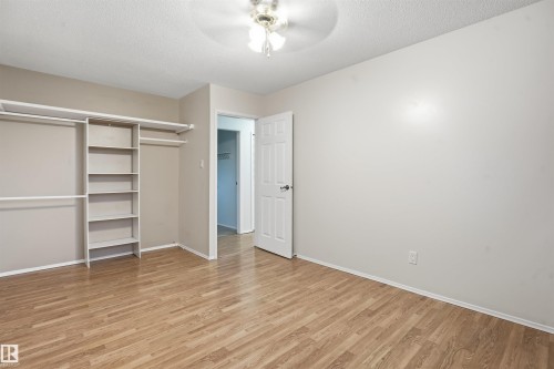 6903 151 Avenue Nw, Edmonton, AB - Indoor Photo Showing Other Room