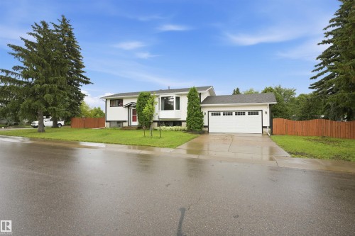 6903 151 Avenue Nw, Edmonton, AB - Outdoor With Facade