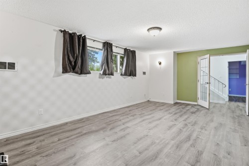 6903 151 Avenue Nw, Edmonton, AB - Indoor Photo Showing Other Room