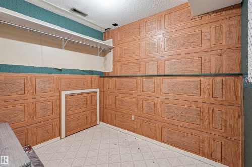 6903 151 Avenue Nw, Edmonton, AB - Indoor Photo Showing Other Room