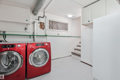 6903 151 Avenue Nw, Edmonton, AB - Indoor Photo Showing Laundry Room