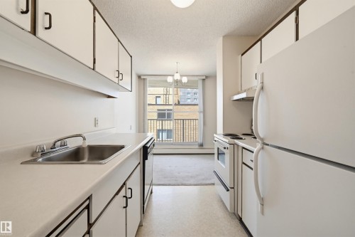 #701 12141 Jasper Av Nw, Edmonton, AB - Indoor Photo Showing Kitchen
