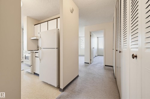 #701 12141 Jasper Av Nw, Edmonton, AB - Indoor Photo Showing Kitchen