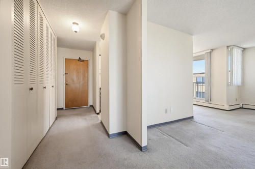 #701 12141 Jasper Av Nw, Edmonton, AB - Indoor Photo Showing Other Room