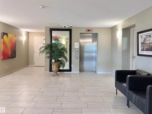 #403 3 Perron St, St. Albert, AB - Indoor Photo Showing Other Room