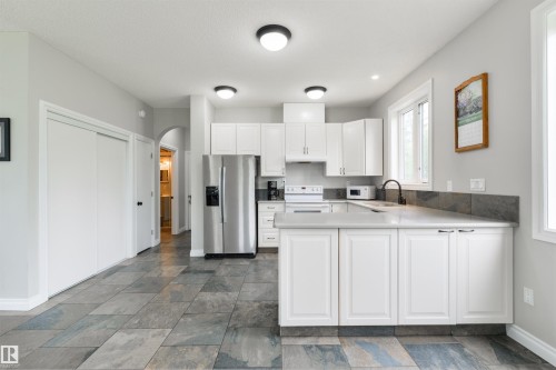 56010 Rge Road 20A, Rural Lac Ste. Anne County, AB - Indoor Photo Showing Kitchen