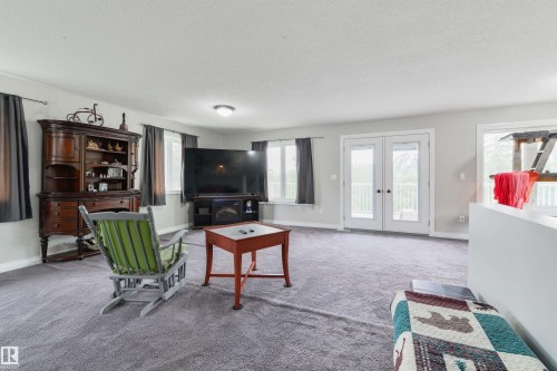 56010 Rge Road 20A, Rural Lac Ste. Anne County, AB - Indoor Photo Showing Living Room