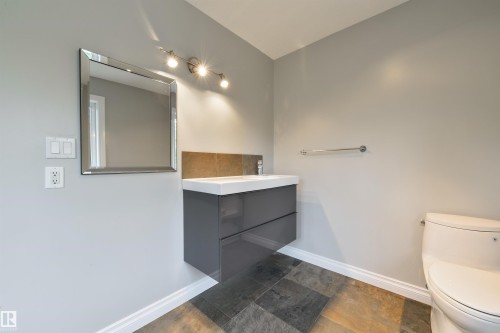 56010 Rge Road 20A, Rural Lac Ste. Anne County, AB - Indoor Photo Showing Bathroom
