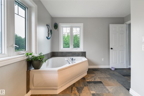 56010 Rge Road 20A, Rural Lac Ste. Anne County, AB - Indoor Photo Showing Bathroom