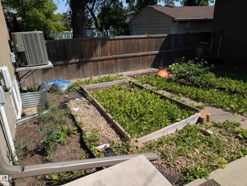 10711 70 Avenue Nw, Edmonton, AB - Outdoor
