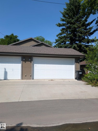 10711 70 Avenue Nw, Edmonton, AB - Outdoor
