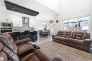 16212 32 Avenue Sw, Edmonton, AB  - Indoor Photo Showing Living Room 