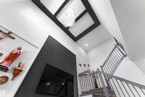 16212 32 Avenue Sw, Edmonton, AB - Indoor Photo Showing Other Room