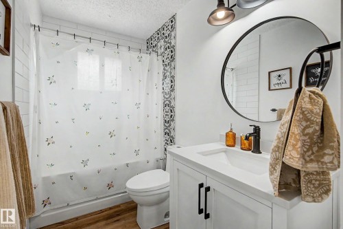 4305 43A Avenue, Leduc, AB - Indoor Photo Showing Bathroom