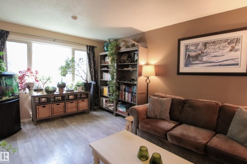 10D Twin Terrace Nw, Edmonton, AB - Indoor Photo Showing Living Room