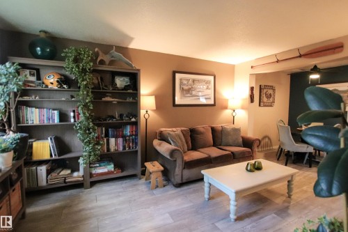 10D Twin Terrace Nw, Edmonton, AB - Indoor Photo Showing Living Room
