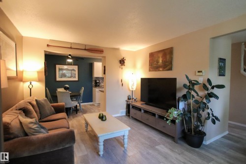 10D Twin Terrace Nw, Edmonton, AB - Indoor Photo Showing Living Room