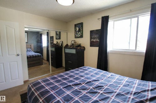10D Twin Terrace Nw, Edmonton, AB - Indoor Photo Showing Bedroom
