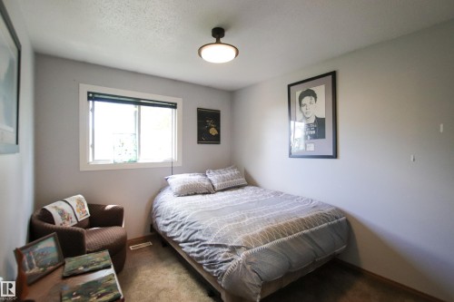 10D Twin Terrace Nw, Edmonton, AB - Indoor Photo Showing Bedroom