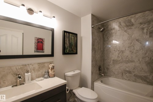 10D Twin Terrace Nw, Edmonton, AB - Indoor Photo Showing Bathroom