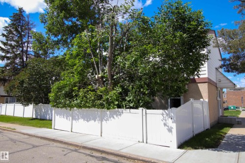 10D Twin Terrace Nw, Edmonton, AB - Outdoor